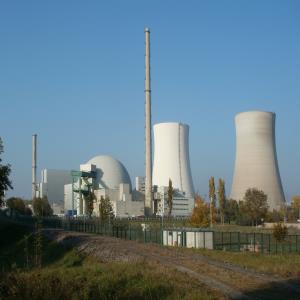 nuclear-power-plant-837823_1920.jpg
